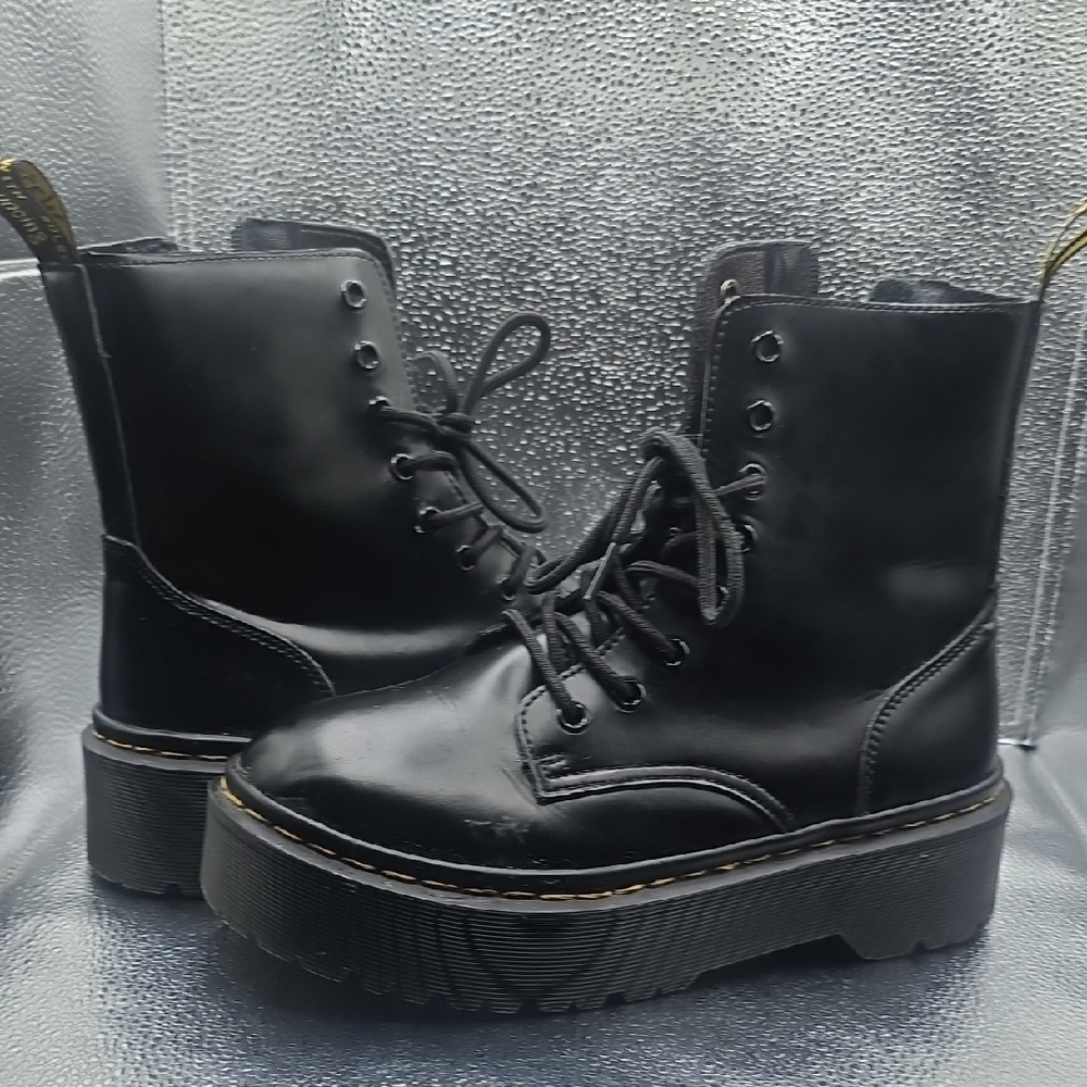 Dr Martens air cushion sole Black Platform glossy Lace-Up Boots size 6W M5